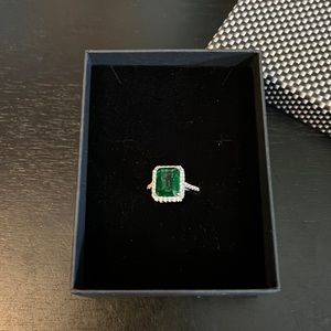 Size 7 925 silver and emerald ring with crystals